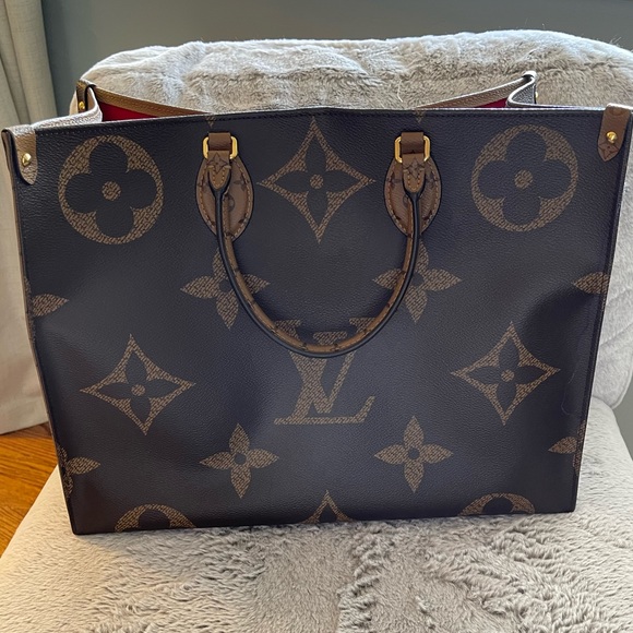 Authentic Louis Vuitton OnTheGo Reverse Canvas
Monogram GM - Picture 4 of 17